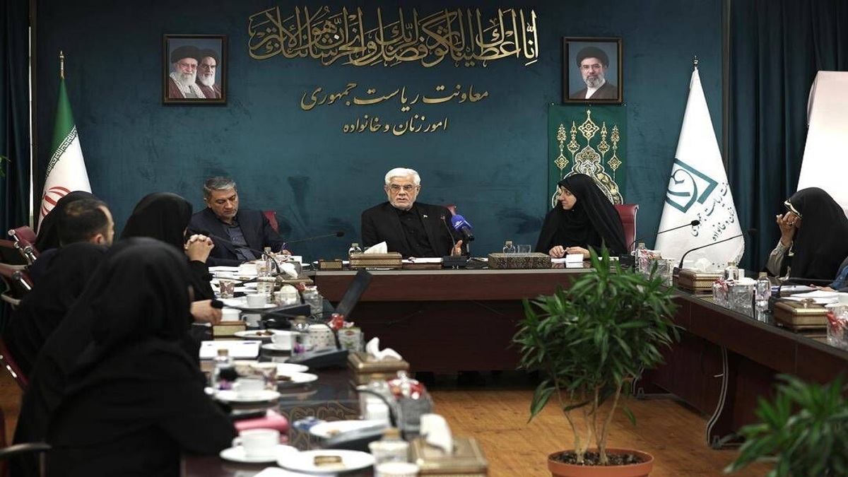 باشگاه خبرنگاران -عارف: اختلاف‌نظر‌ها درباره مذاکرات به دعوای داخلی تبدیل نشود