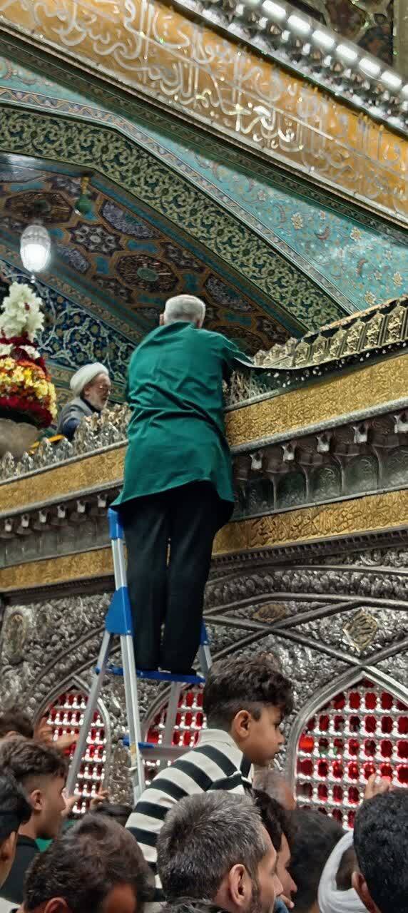 نصب پرچم سیاه