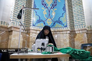 کارگاه دوخت لباس شیرخوارگان حسینی در حرم مطهر رضوی