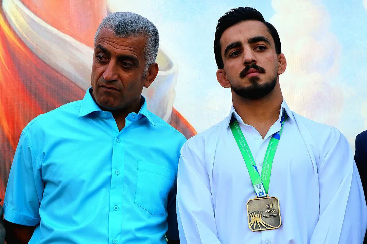 مراسم استقبال از مهدی رحیمی قهرمان طلایی دانشجویان در ماهدشت مراسم استقبال از مهدی رحیمی قهرمان طلایی دانشجویان در ماهدشت