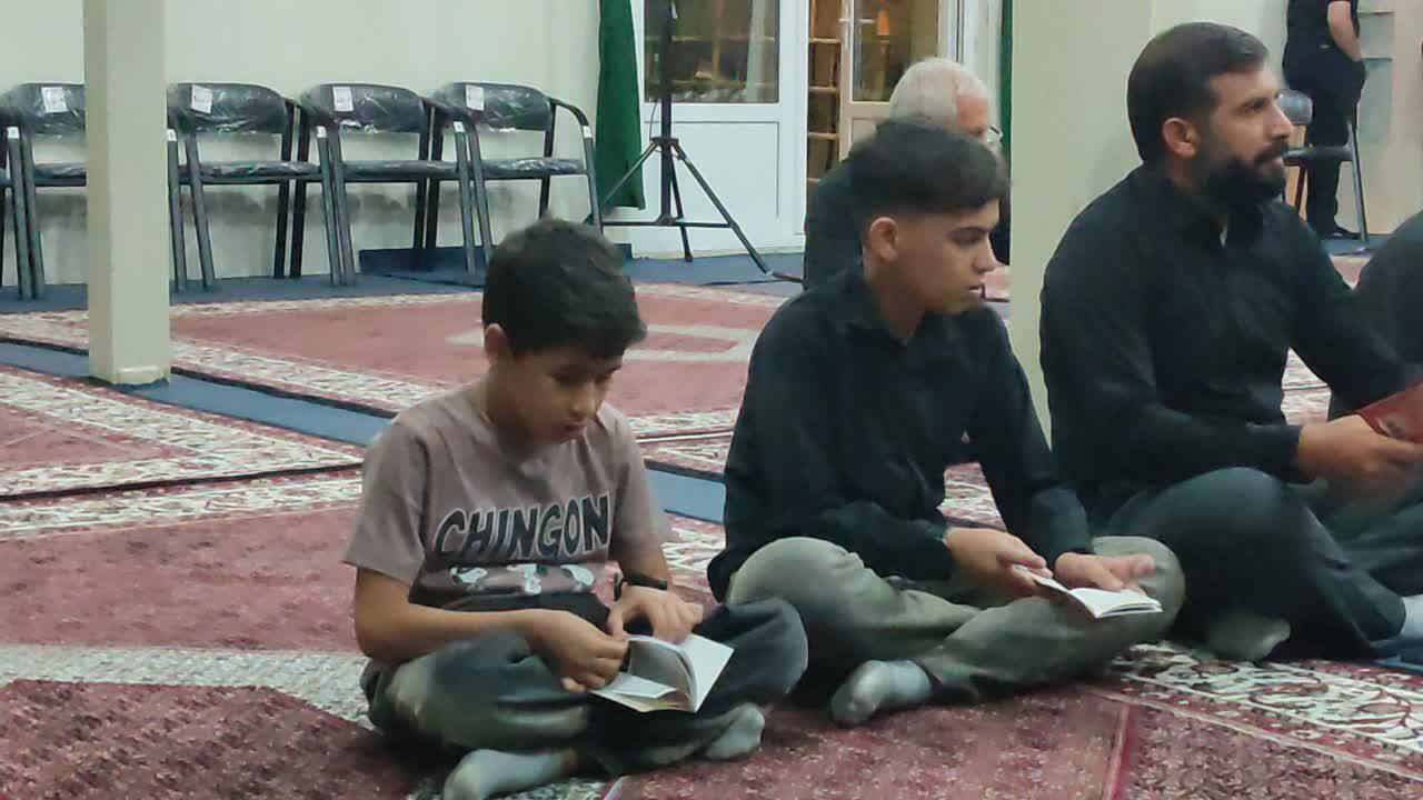 صالح آباد در سومین شب از ماه محرم رنگ و بوی عزا و ماتم گرفت