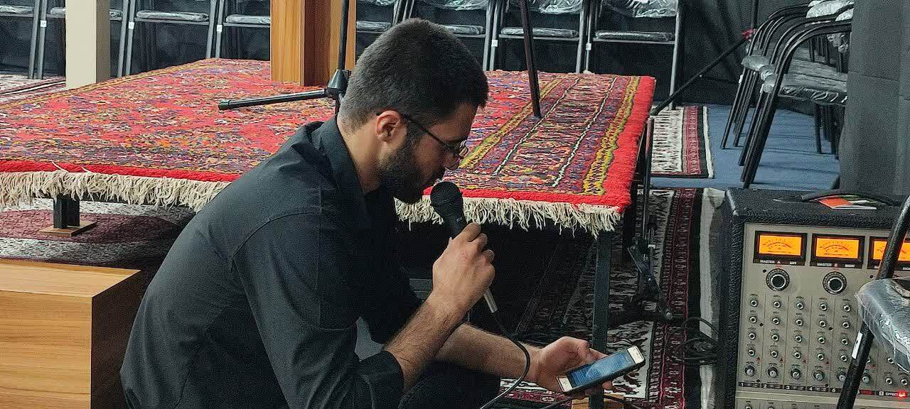 صالح آباد در سومین شب از ماه محرم رنگ و بوی عزا و ماتم گرفت