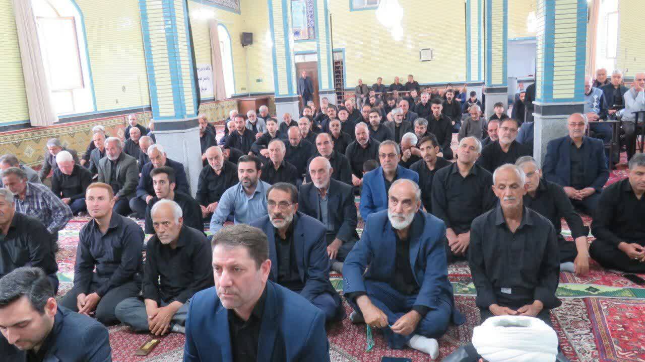اقامه نماز پرفیض جمعه با حضور گسترده نمازگزاران در هریس