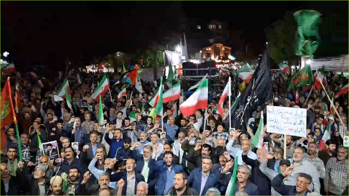 باشگاه خبرنگاران -حضور با صلابت بروجردی‌ها در شب‌های اقتدار با شعار مفسد اقتصادی اعدام باید گردد + فیلم