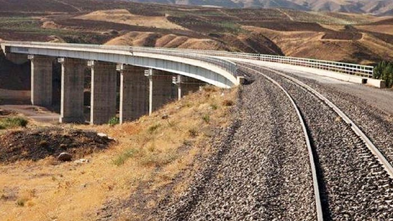 افزایش بهره گیری از ظرفیت شبکه ریلی کشور برای حمل کالا‌های اساسی