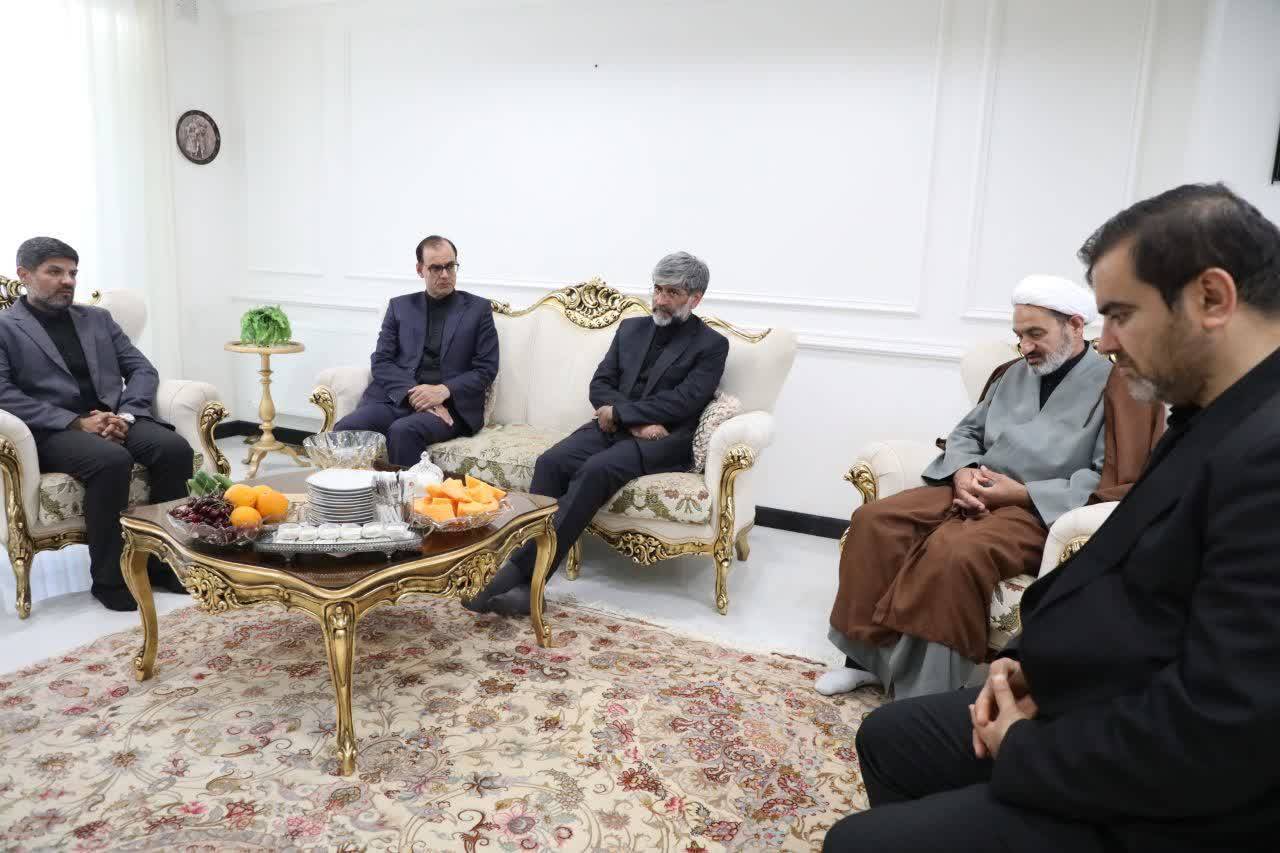 دیدار رئیس کل دادگستری آذربایجان غربی با دو خانواده شهید جنگ رمضان+ تصاویر