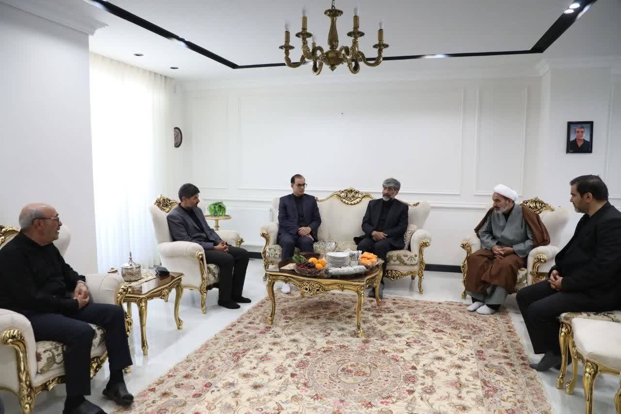 دیدار رئیس کل دادگستری آذربایجان غربی با دو خانواده شهید جنگ رمضان+ تصاویر