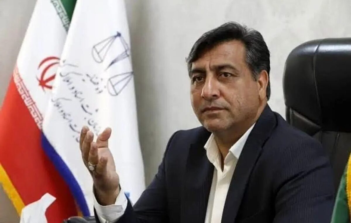 باشگاه خبرنگاران -۹۰ هزار سند دفترچه‌ای در فارس به سند تک‌برگ تبدیل شد/ امنیت معاملات با اجرای قانون الزام تضمین می‌شود