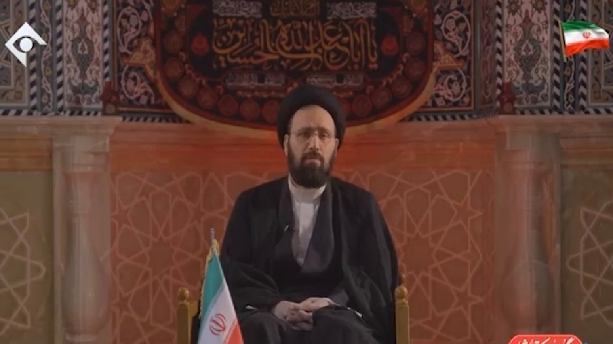 بازخوانی خطبه‌های ماندگار نماز جمعه سال ۱۳۶۵ + فیلم