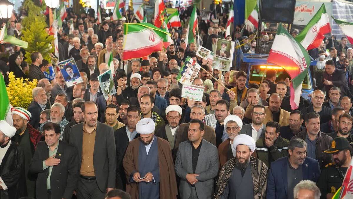 باشگاه خبرنگاران -نمایی از مراسم راهپیمایی و تجمع شبانه مردم دارالمومنین خوی