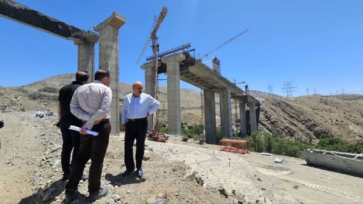 باشگاه خبرنگاران -پیش بینی مسیر دسترسی جایگزین در کنار پل b۱ کرج