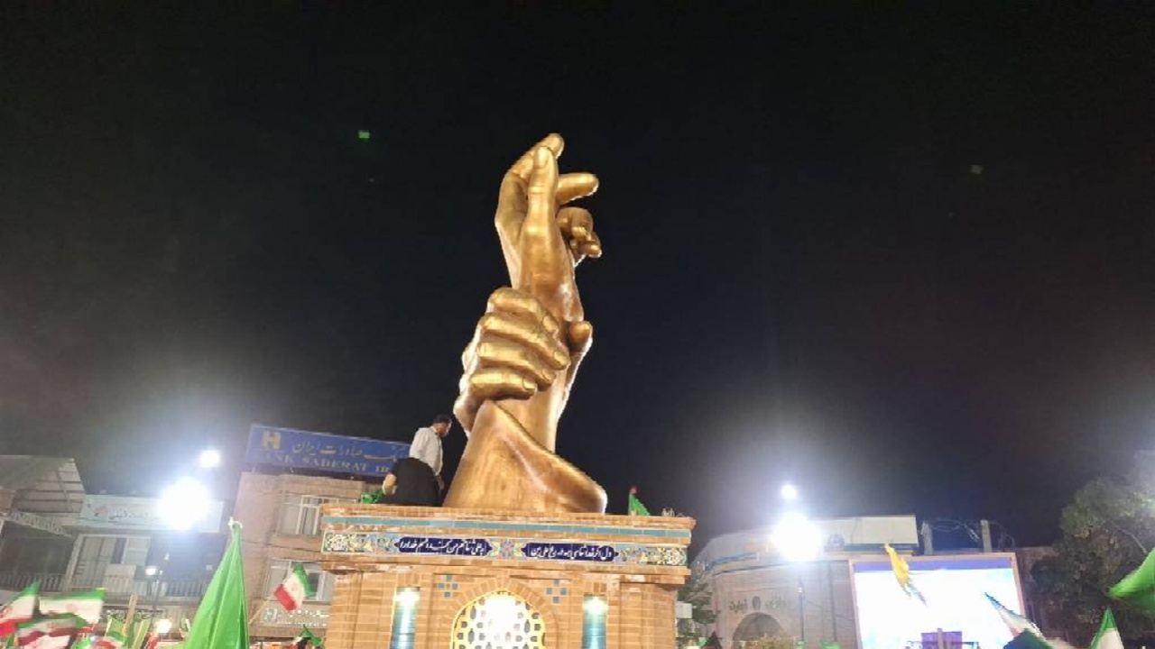 رونمایی المان غدیر خم در خوی