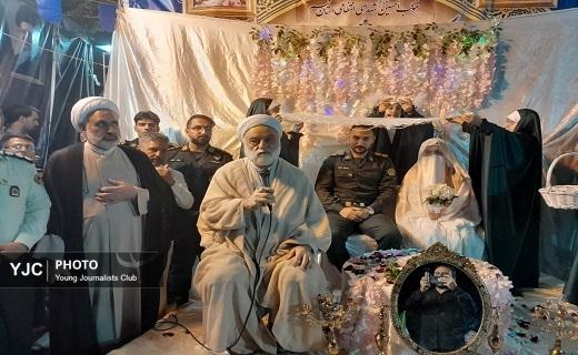 داماد قمی با لباس پلیس پای سفره عقد نشست +فیلم