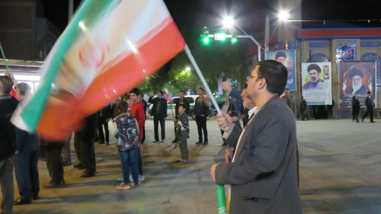 گزارش تصویری از خروش شبانه غیرت انقلابی و حسینی در هریس گزارش تصویری از خروش شبانه غیرت انقلابی و حسینی در هریس