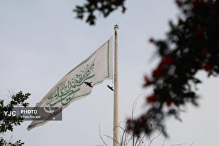 آیین اهتزاز بزرگترین پرچم متبرک حرم علوی