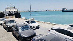 نخستین محموله خودروهای ترانزیتی در بندر جاسک تخلیه شد