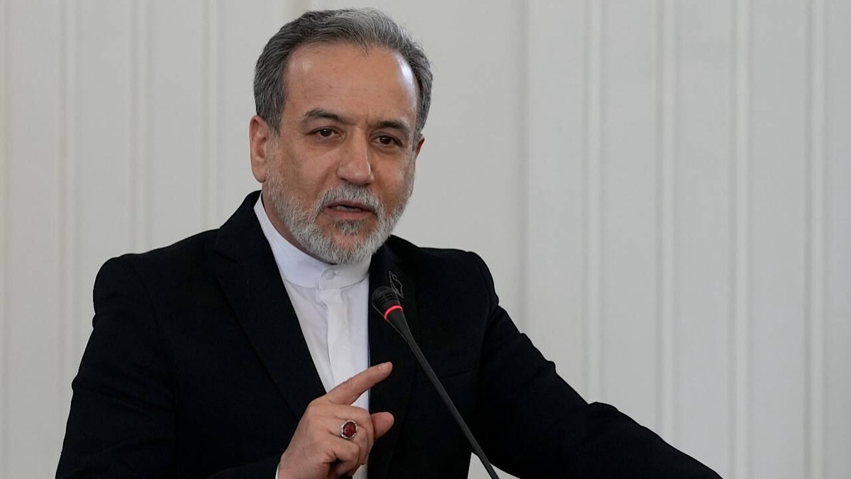 باشگاه خبرنگاران -عراقچی: از زمین فوتبال تا میز مذاکره، هدف دفاع از عزت و افتخار مردمان عزیزمان است