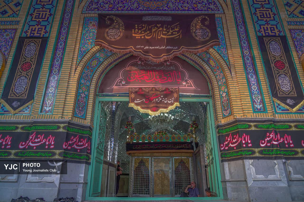 اجتماع بزرگ فدائیان سقا در قم؛ مشک&zwnj;به&zwnj;دوشان حسینی در سوگ علمدار کربلا +تصاویر