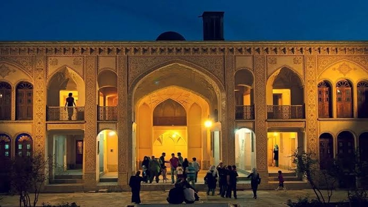باشگاه خبرنگاران -بناهای تاریخی کاشان همزمان با تشییع پیکر رهبر شهید انقلاب تعطیل شد