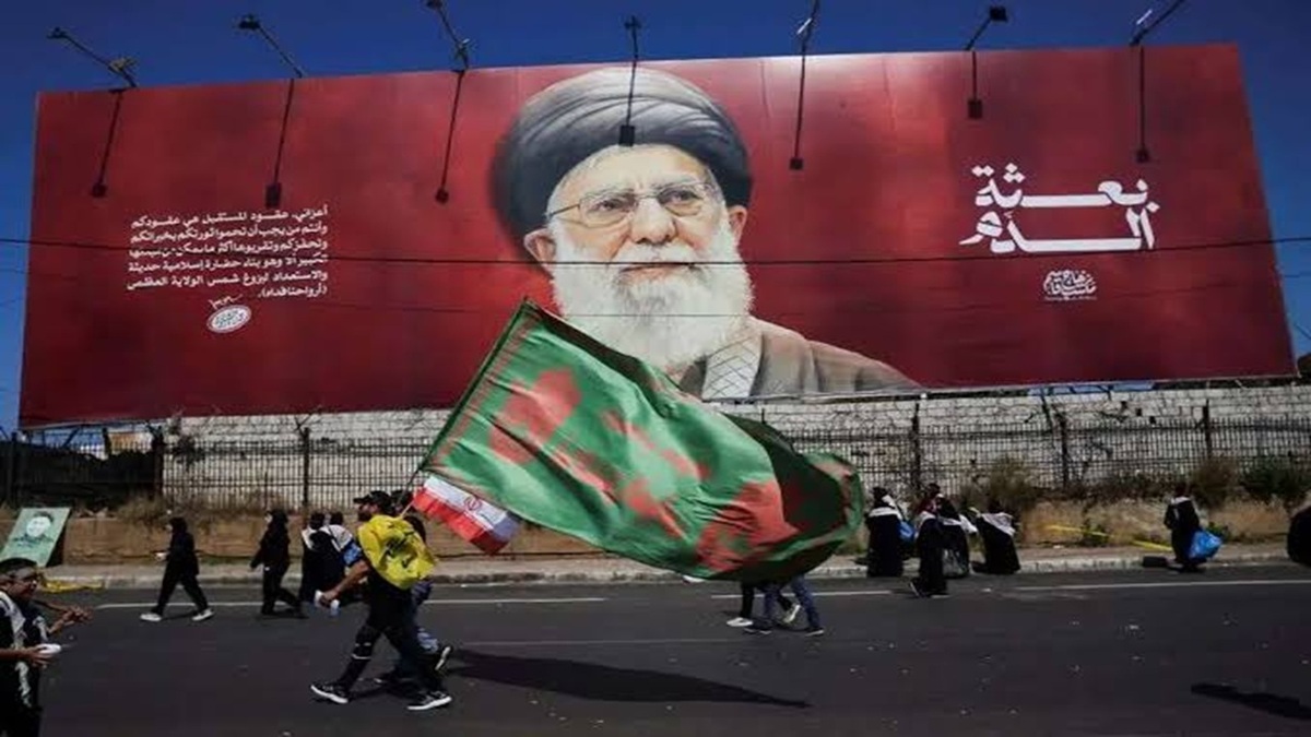 تلاش ناکام کشتی خارجی در تنگه هرمز + فیلم