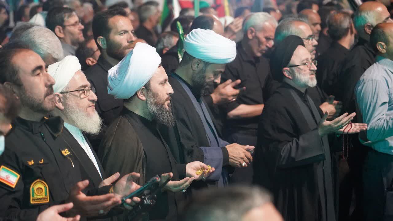 شور حماسی مردم انقلابی خوی در تجمع اقتدار و مقاومت شور حماسی مردم انقلابی خوی در تجمع اقتدار و مقاومت