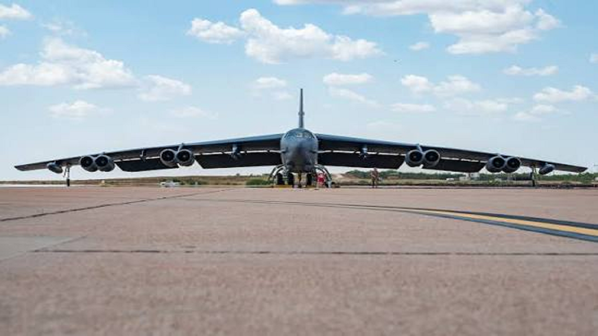 باشگاه خبرنگاران -خروج بمب‌افکن‌های B-52 آمریکا از پایگاه انگلیس؛ پایان استقرار برای جنگ علیه ایران