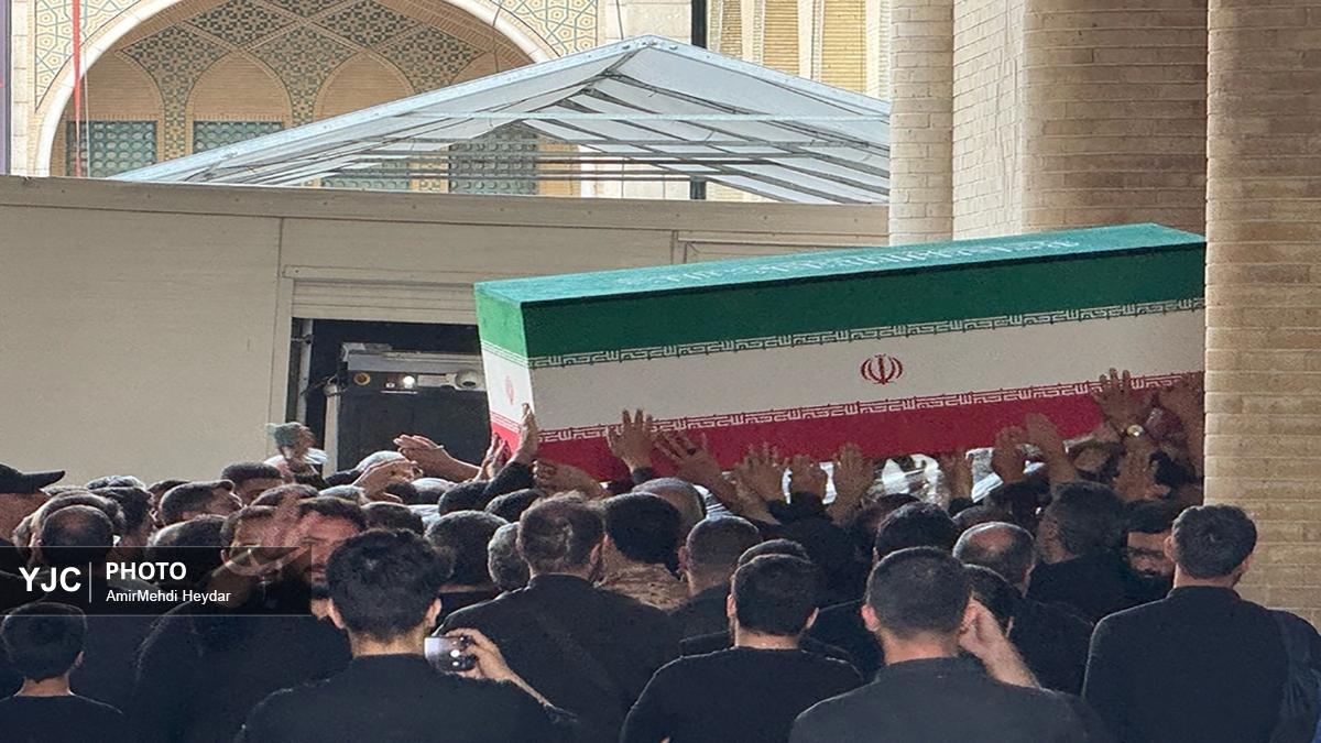 ورود پیکر مطهر قائد شهید انقلاب اسلامی به مصلی تهران