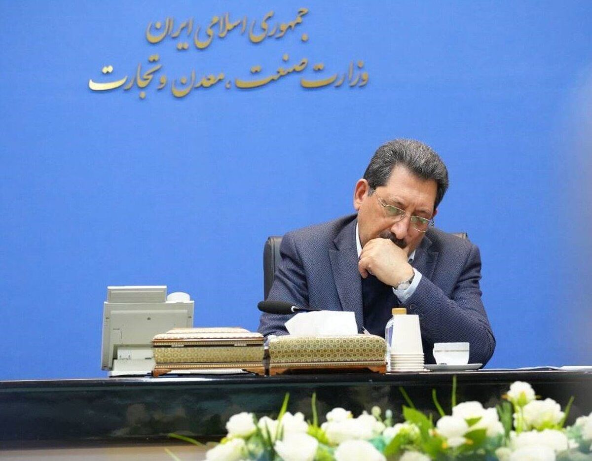 برگزاری آیین وداع با پیکر رهبر شهید انقلاب اسلامی در میان حزن و اندوه مردم