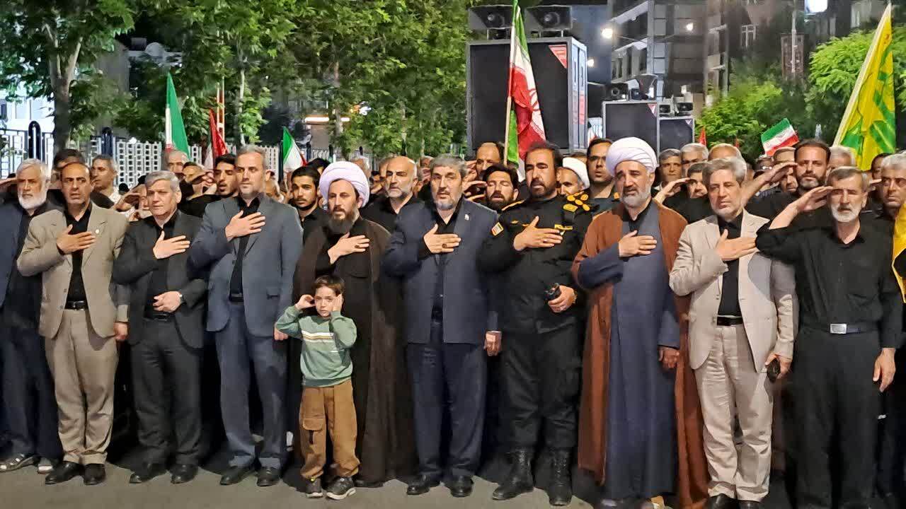 ایستادگی مردم با صلابت خوی در برابر دشمنان در تجمعات شبانه