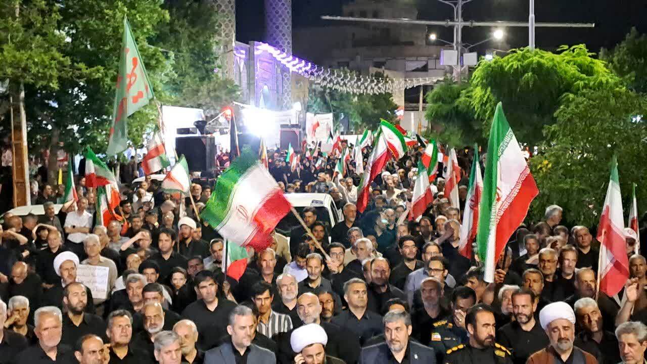 ایستادگی مردم با صلابت خوی در برابر دشمنان در تجمعات شبانه
