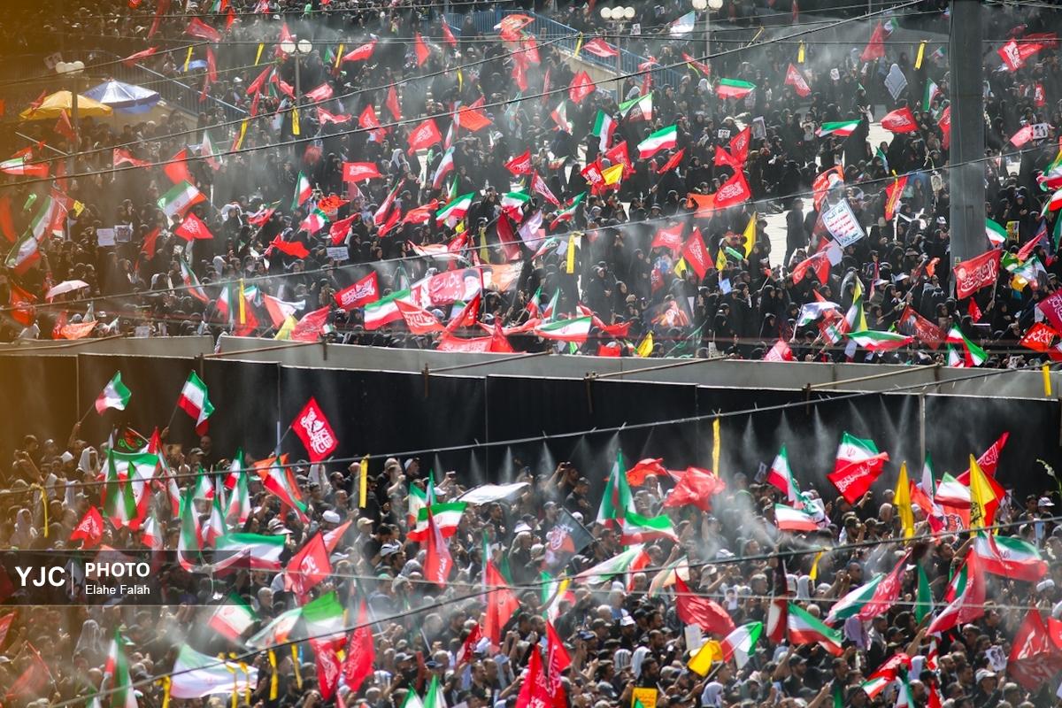 مراسم وداع با قائد شهید امت در مصلای تهران