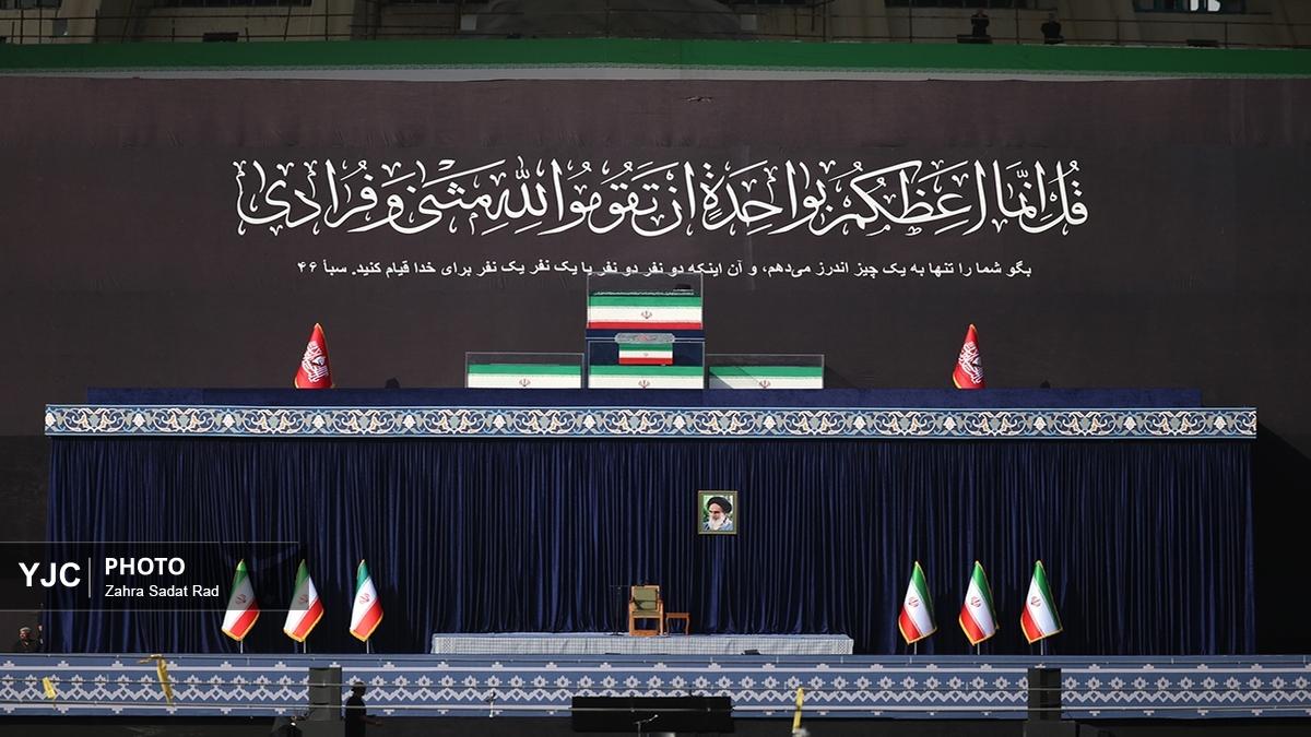 وداع با شکوه مردمی با پیکر قائد شهید امت در مصلی تهران