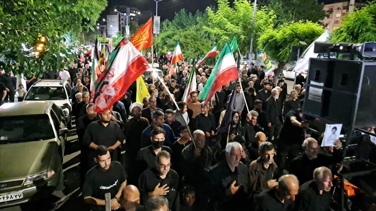 راهپیمایی و تجمع مردم با صلابت خوی در میدان مقاومت