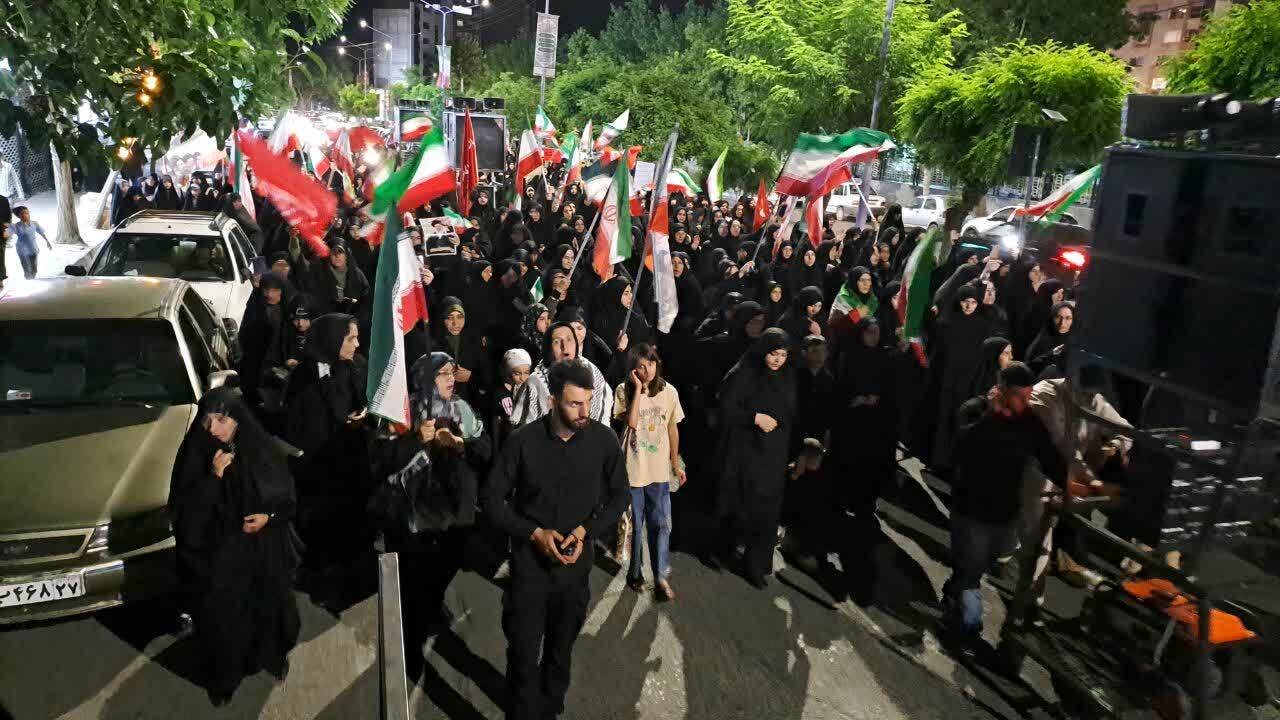 راهپیمایی و تجمع مردم با صلابت خوی در میدان مقاومت