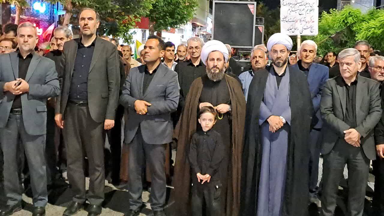 راهپیمایی و تجمع مردم با صلابت خوی در میدان مقاومت