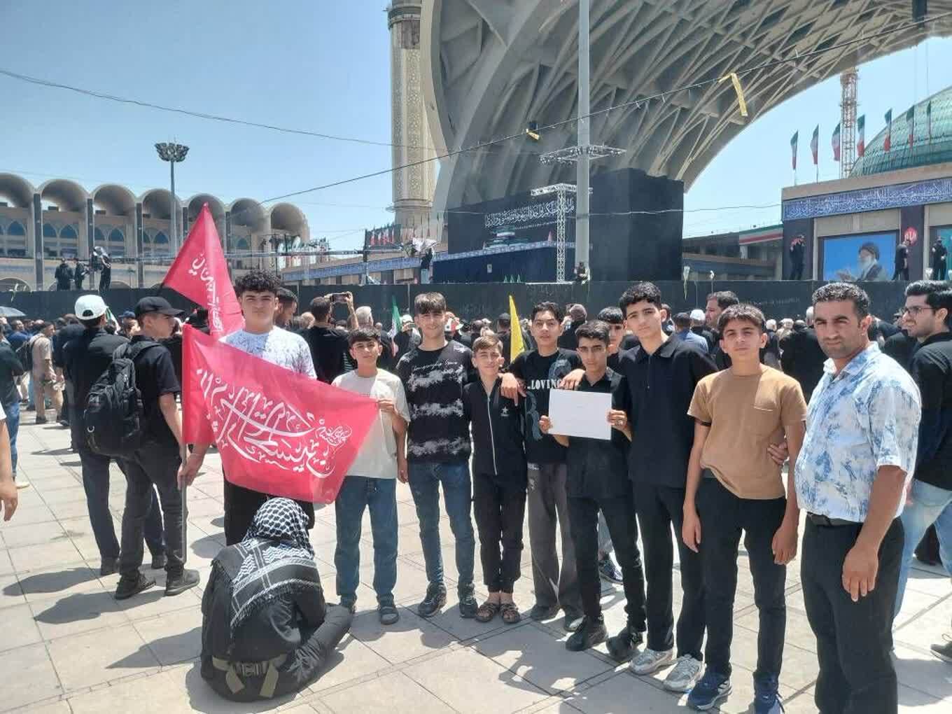حضور بازیکنان ملوان ۸۶ خوی در مراسم تشییع آقای شهید ایران