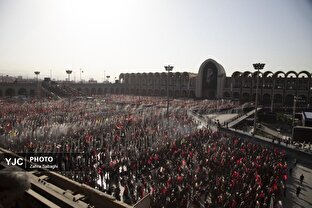مراسم اقامه نماز بر پیکر رهبر شهید انقلاب و خانواده ایشان در مصلی تهران