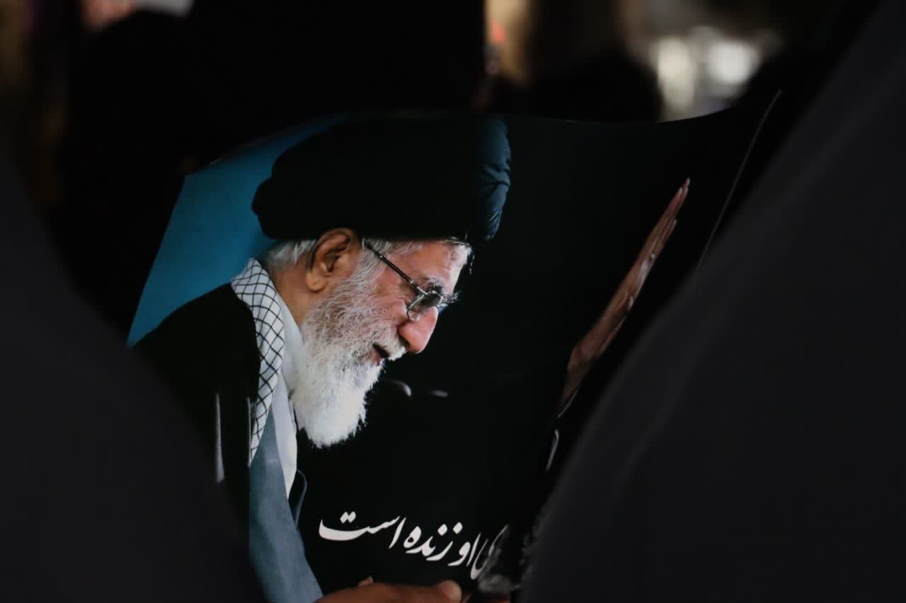 قابی ماندگار از تجمعات پرشور مردم انقلابی ماهدشت