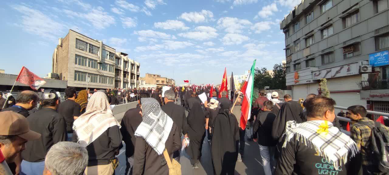 حال و هوای روز دوم بدرقه آقای شهید ایران از مترو تا خیابان انقلاب تهران
