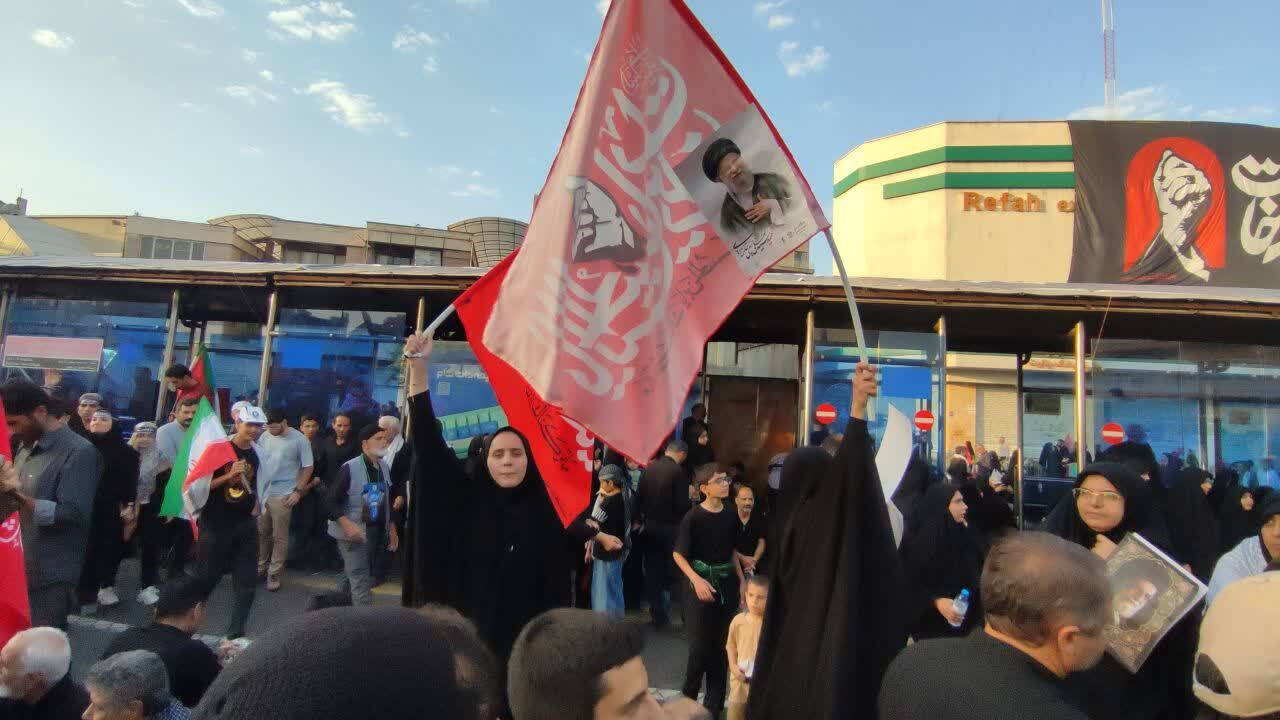 حال و هوای روز دوم بدرقه آقای شهید ایران از مترو تا خیابان انقلاب تهران