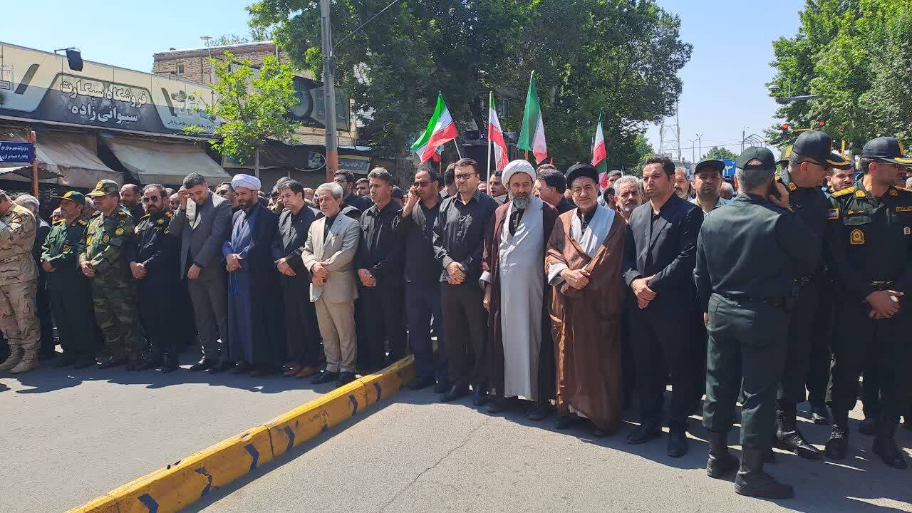 نمایی از برگزاری مراسم تشییع رهبر شهید انقلاب اسلامی در خوی + عکس نمایی از برگزاری مراسم تشییع رهبر شهید انقلاب اسلامی در خوی + عکس