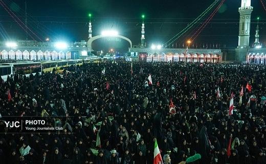 جلوه هایی از حضور در مسجد مقدس جمکران برای وداع با رهبر شهید+تصاویر
