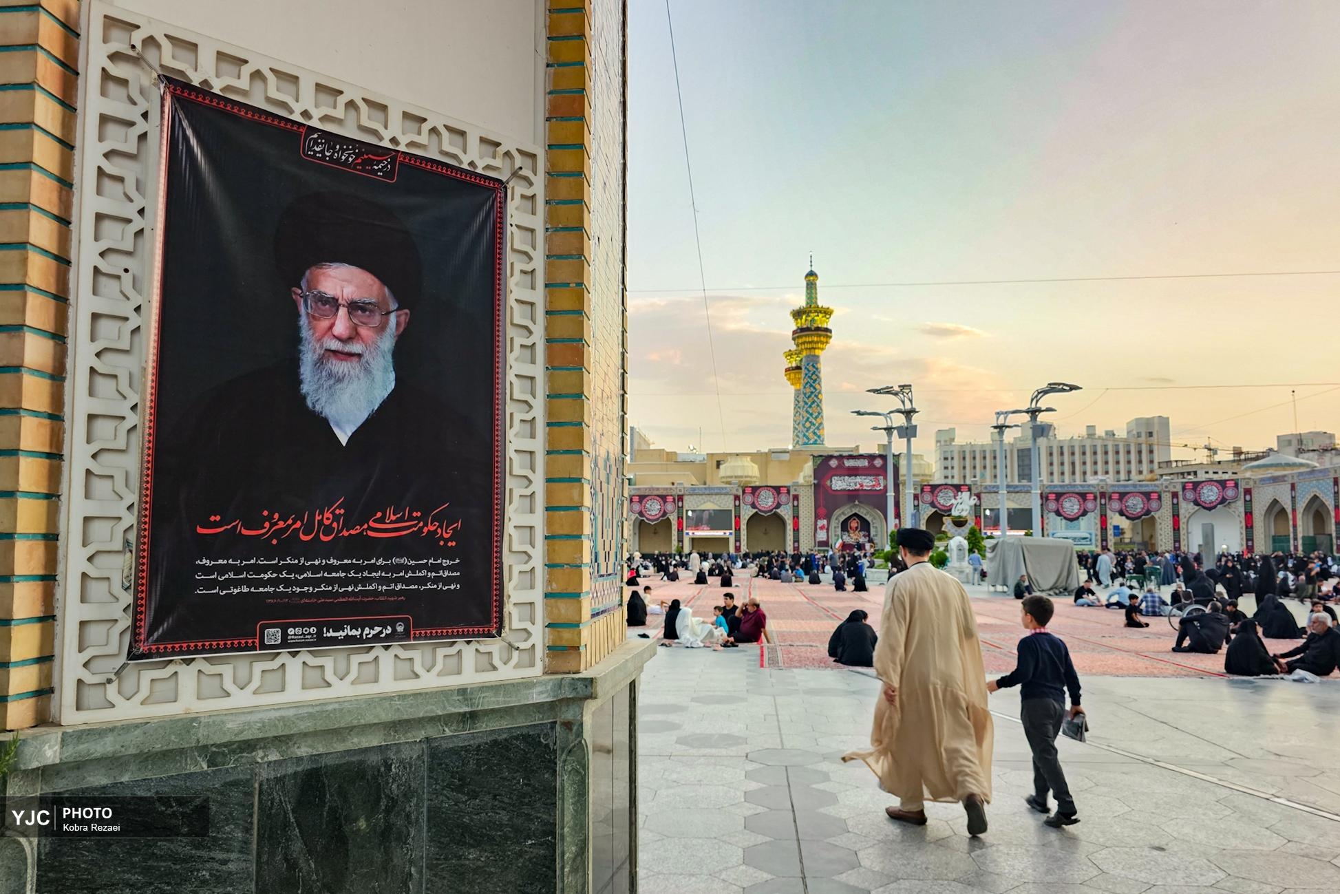 حرم آرایی برای مراسم تشییع رهبر شهید