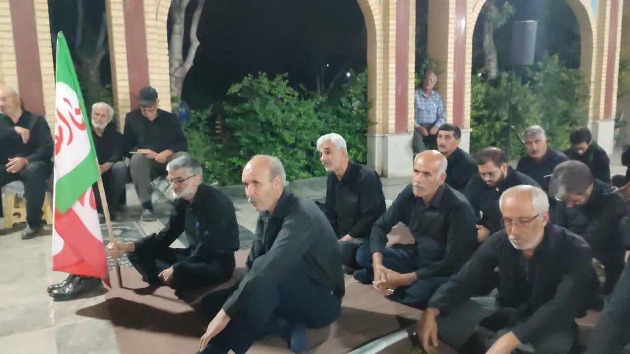 حال و هوای گلزار شهدای صالح آباد به مناسبت تشییع پیکر مطهر آقای شهید ایران حال و هوای گلزار شهدای صالح آباد به مناسبت تشییع پیکر مطهر آقای شهید ایران