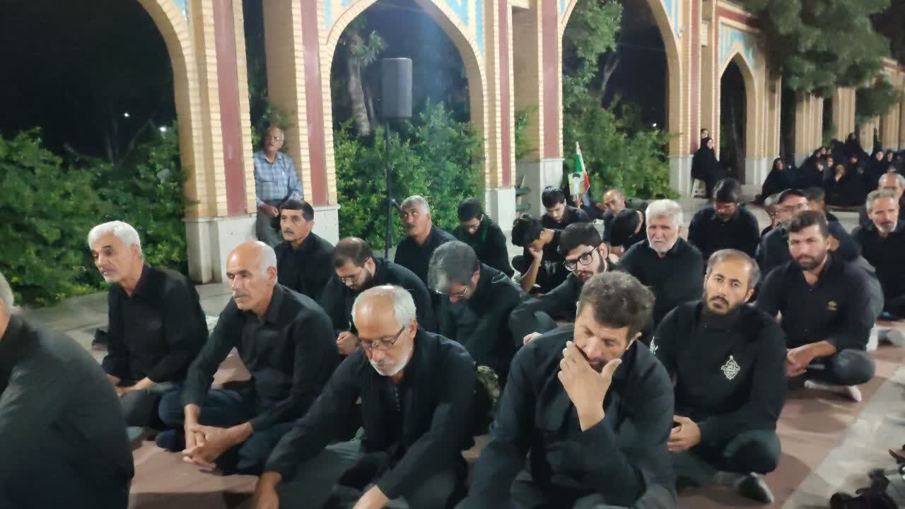 حال و هوای گلزار شهدای صالح آباد به مناسبت تشییع پیکر مطهر آقای شهید ایران حال و هوای گلزار شهدای صالح آباد به مناسبت تشییع پیکر مطهر آقای شهید ایران