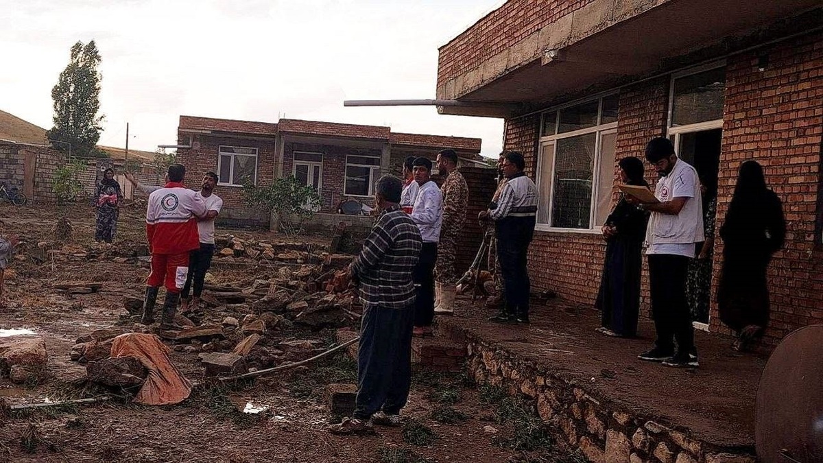 باشگاه خبرنگاران -سیلاب در ۴ شهرستان آذربایجان‌غربی؛ هلال‌احمر در آماده‌باش کامل