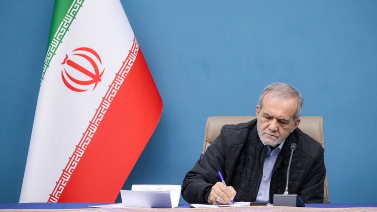 قدردانی رئیس جمهور از حضور تاریخی مردم و همراهی جهانی در آیین تشییع رهبر شهید