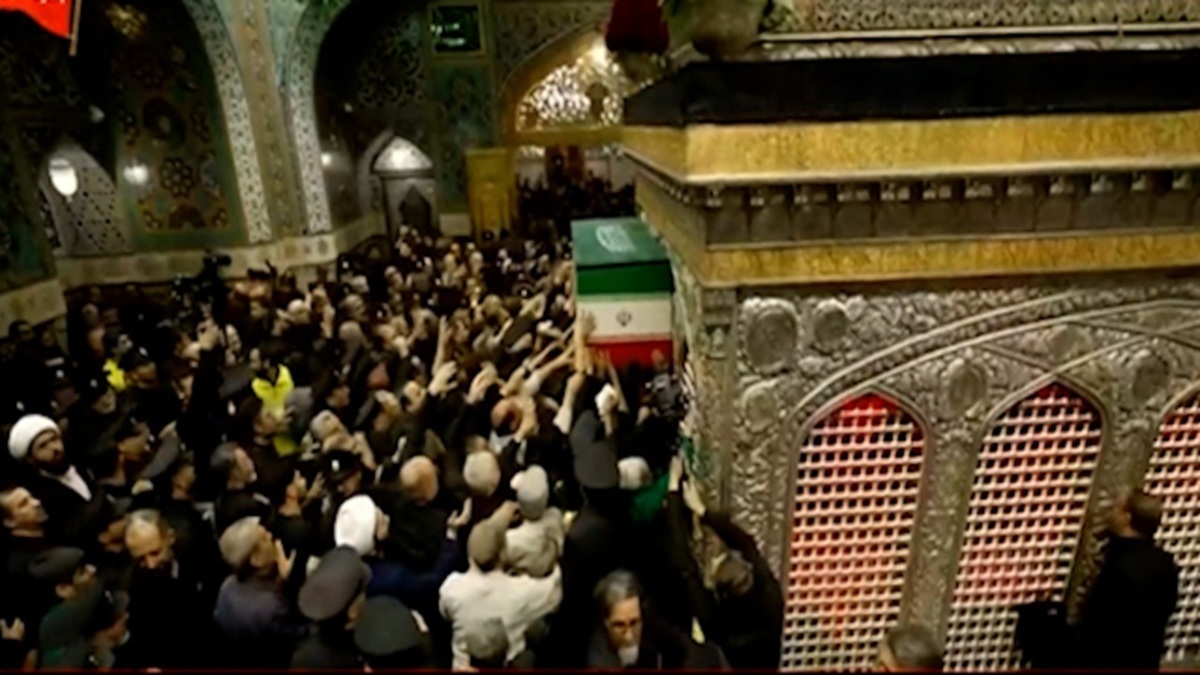 تصاویری از حضور زائران رضوی در آرامگاه رهبر شهید انقلاب + فیلم