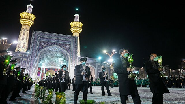 برگزاری مراسم خطبه‌خوانی شب عاشورای حسینی در حرم امام رضا(ع)