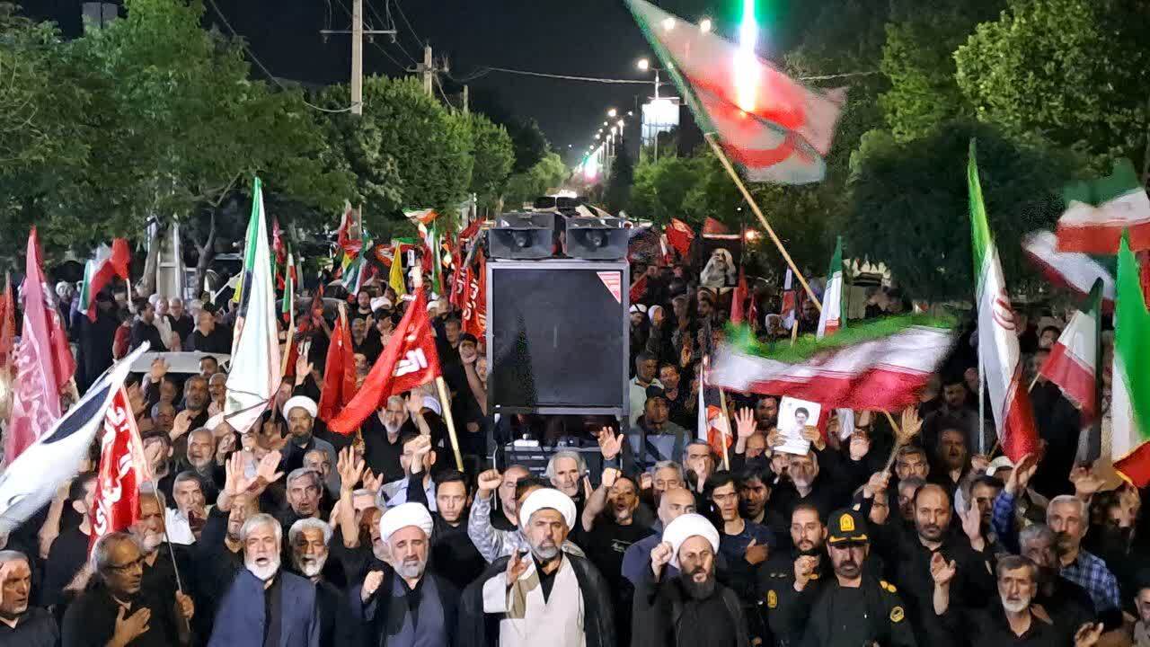 شور و حال حماسی مردم انقلابی خوی در تجمعات اقتدار و مقاومت شور و حال حماسی مردم انقلابی خوی در تجمعات اقتدار و مقاومت